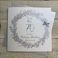 WIFE 70TH PLATINUM ANNIVERSARY WREATH CARD (XDG70-W)
